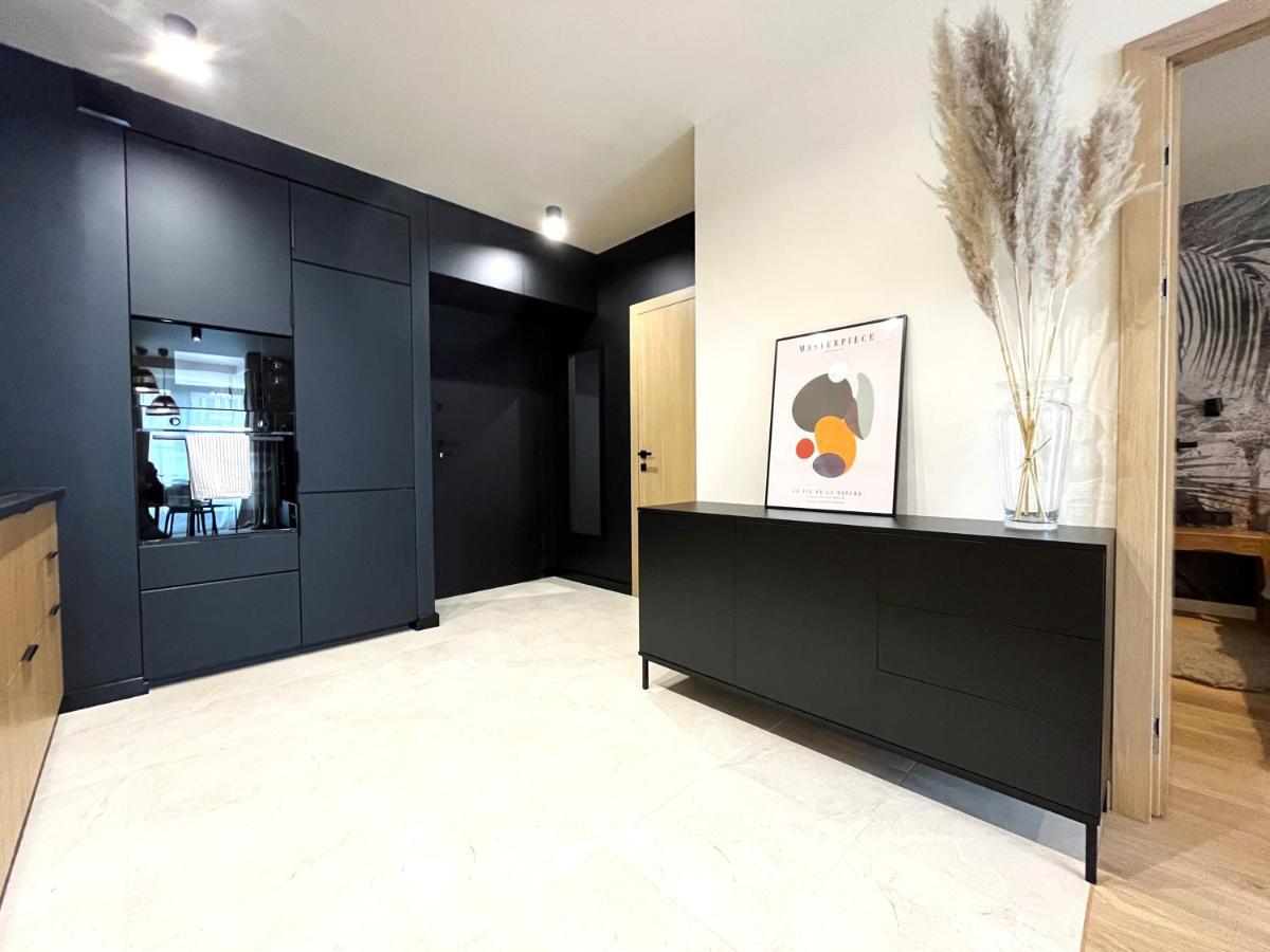 Wyszynskiego Apartment - Self Check-In 20H - Parking &Lift Breslavia Exterior foto