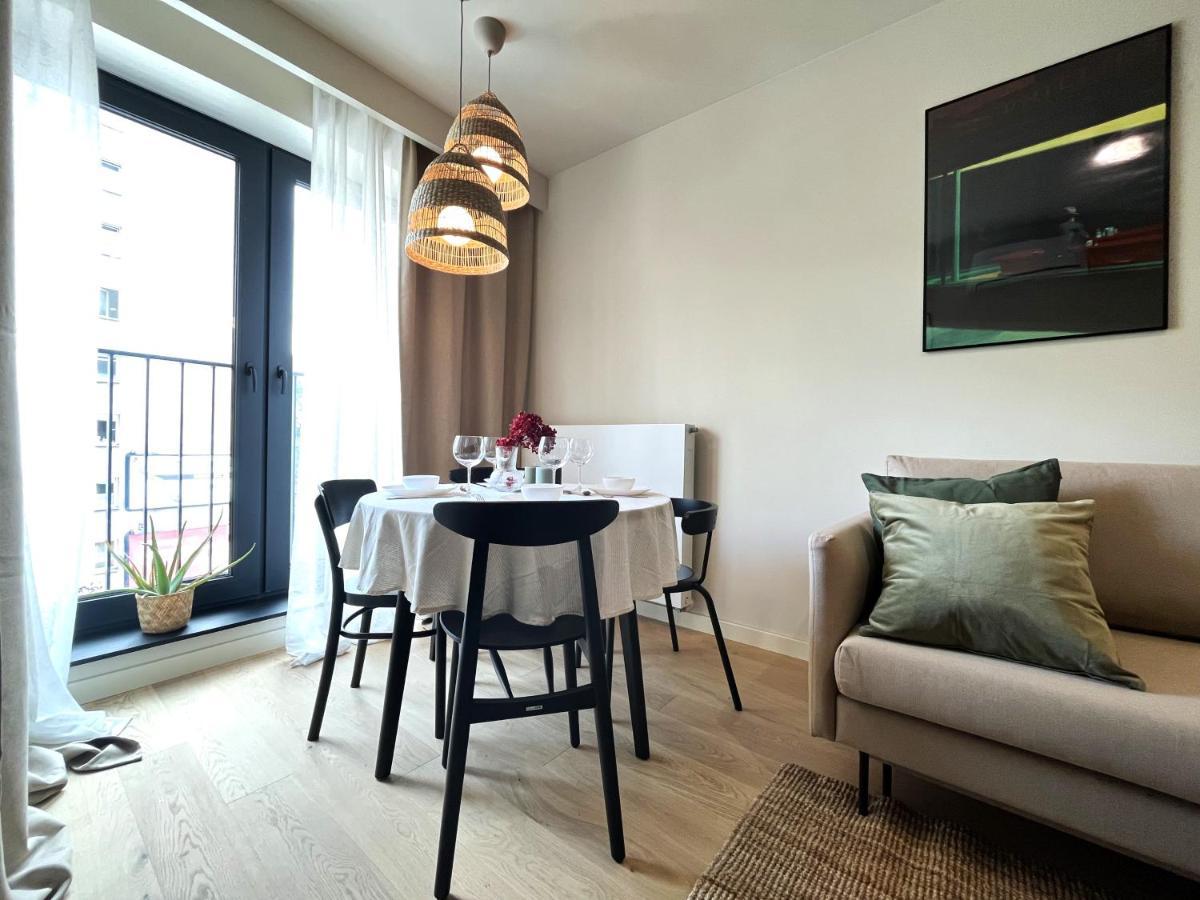 Wyszynskiego Apartment - Self Check-In 20H - Parking &Lift Breslavia Exterior foto