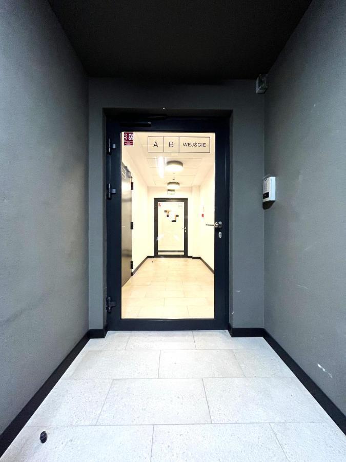 Wyszynskiego Apartment - Self Check-In 20H - Parking &Lift Breslavia Exterior foto